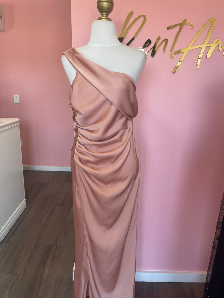 vestido Luxxel en renta